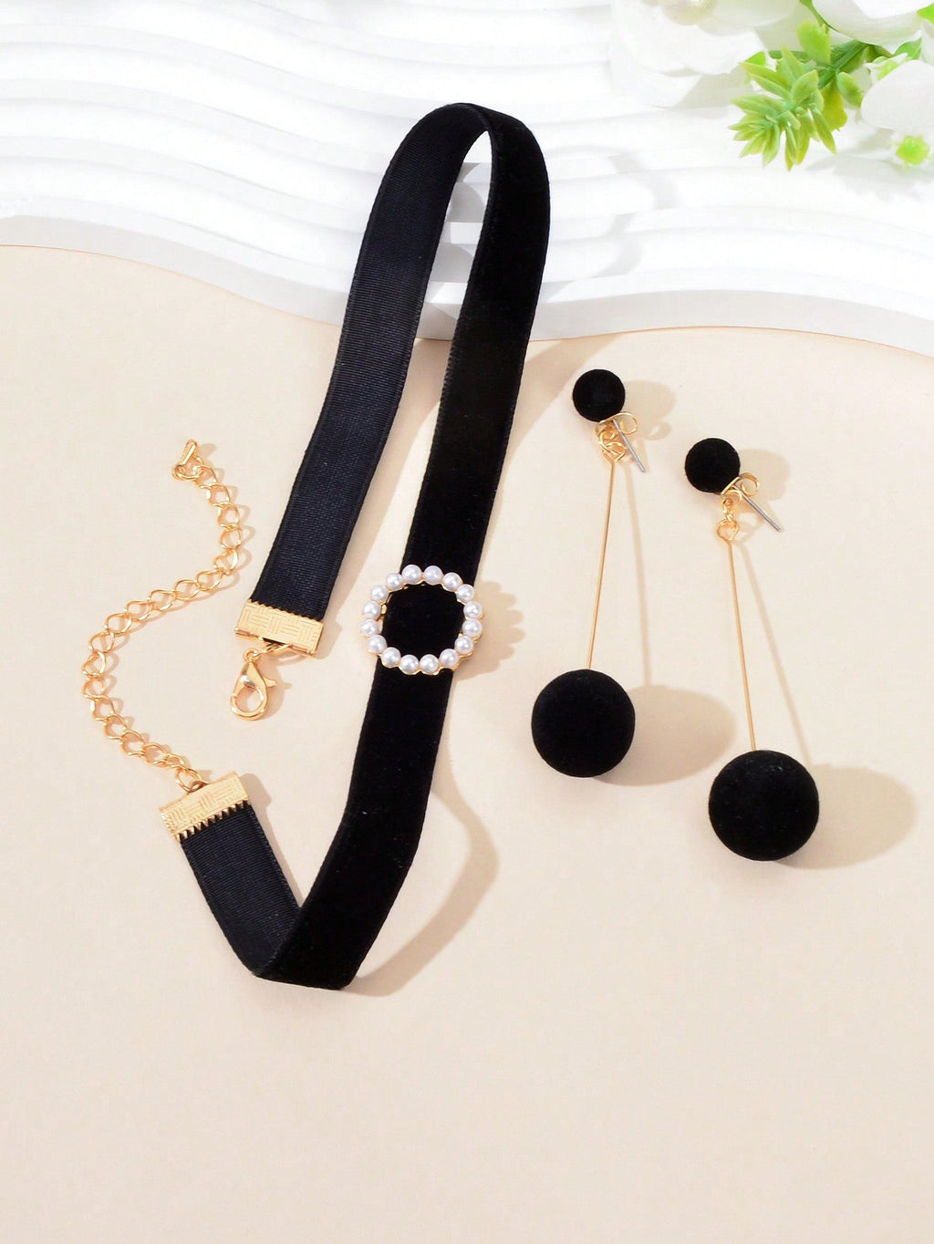 Chic Velvet Pearl Short Choker Necklace Long Earrings Set Elegant Black Ensemble-1