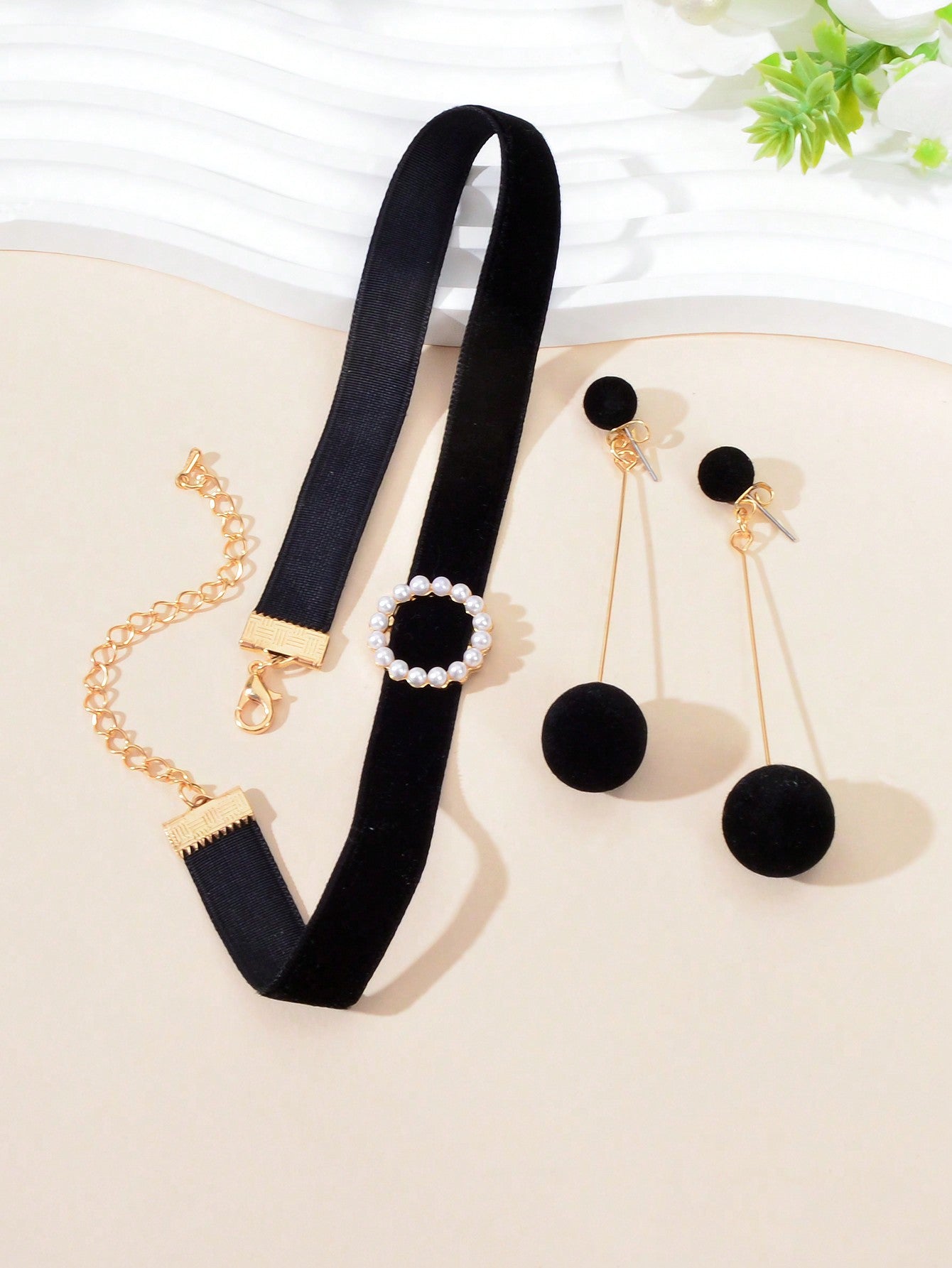 Chic Velvet Pearl Short Choker Necklace Long Earrings Set Elegant Black Ensemble-1